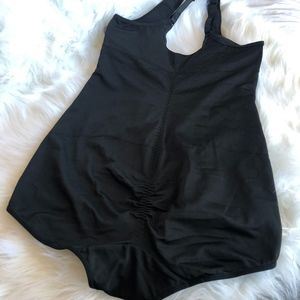 FIT SHAPER WITH SNAPS,  Size XL, BLACK.  NEW with tags!
